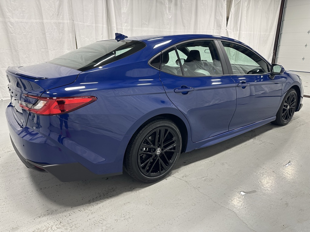 Vehicle image 4 of 68