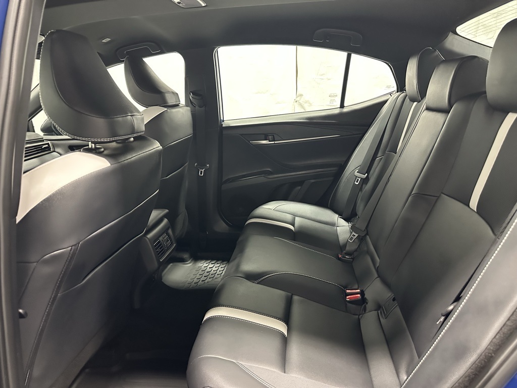 Vehicle image 46 of 68