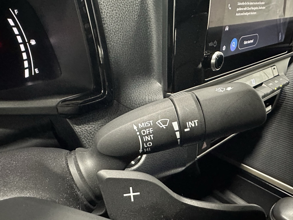 Vehicle image 21 of 68