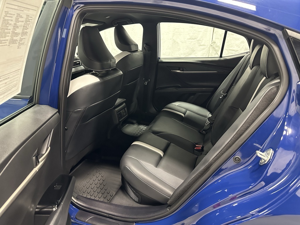 Vehicle image 43 of 68