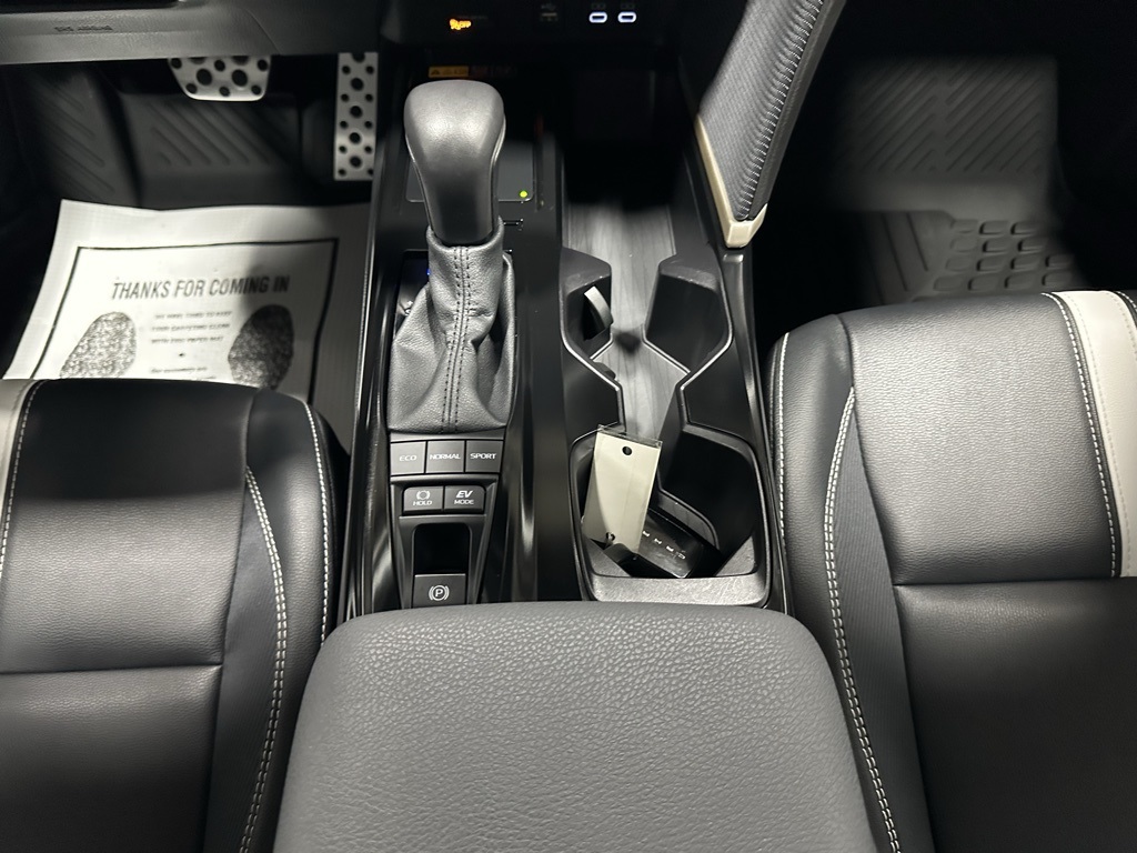 Vehicle image 38 of 68