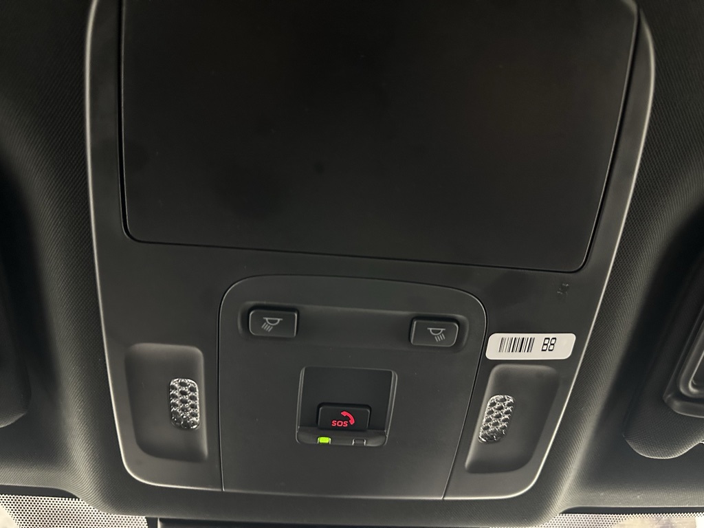 Vehicle image 40 of 68