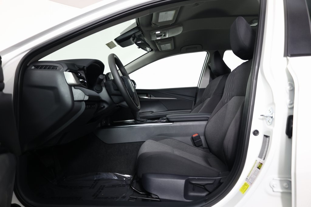 Vehicle image 8 of 14