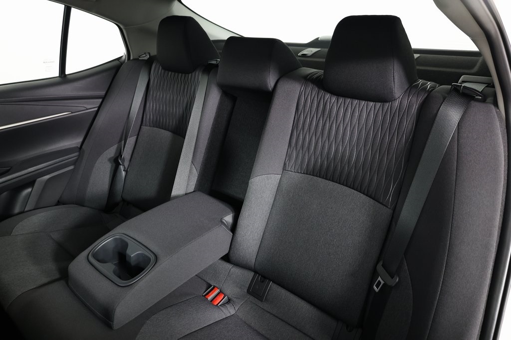 Vehicle image 6 of 14