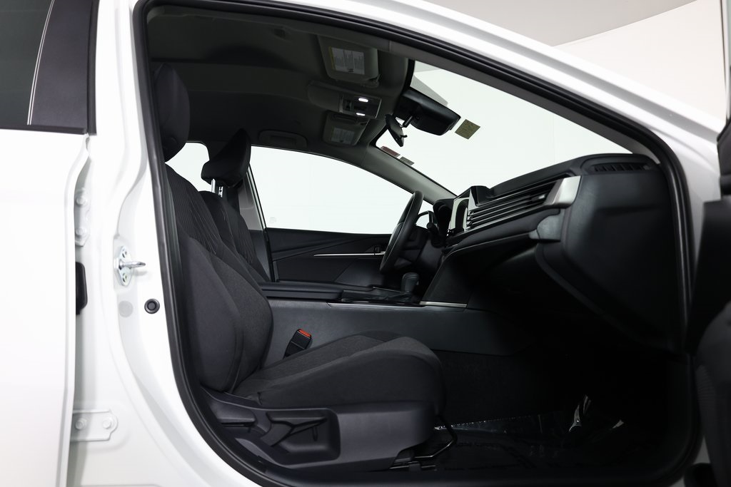 Vehicle image 7 of 14
