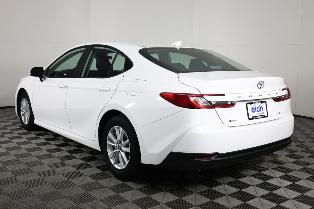 Vehicle image 4 of 14