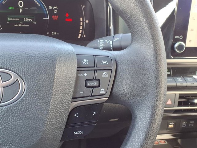 2025 Toyota Camry SE Image 11 of 31