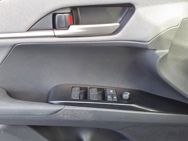 2025 Toyota Camry SE Image 25 of 31