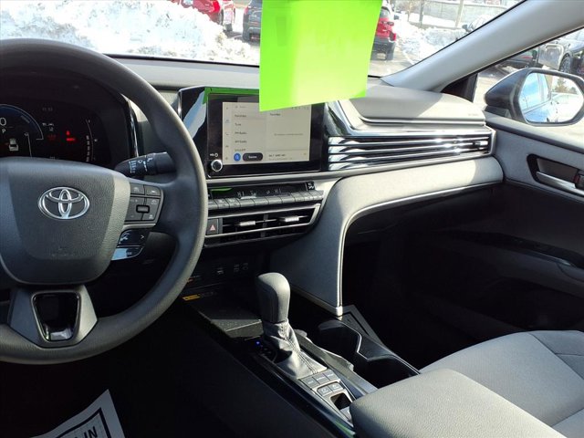 2025 Toyota Camry SE Image 9 of 31