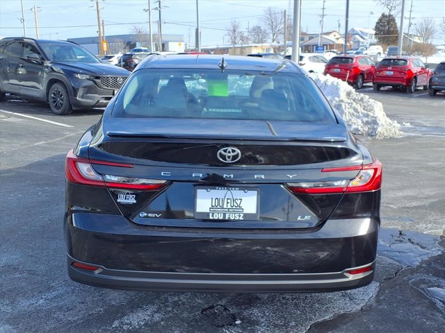 2025 Toyota Camry SE Image 26 of 31
