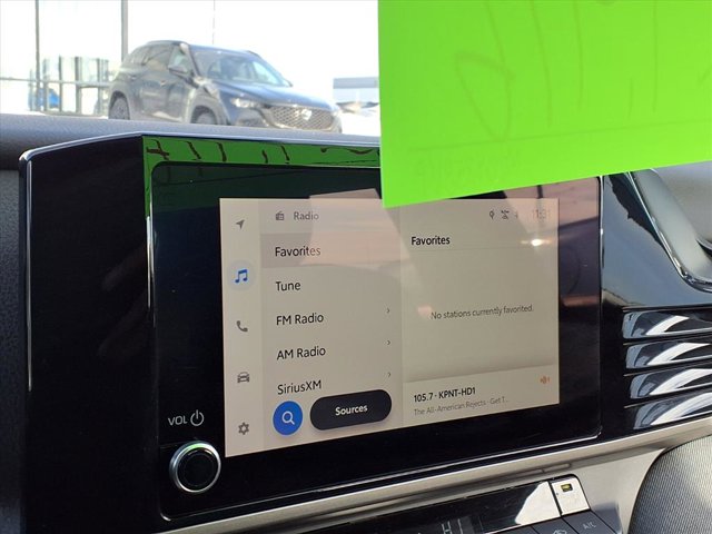 2025 Toyota Camry SE Image 14 of 31