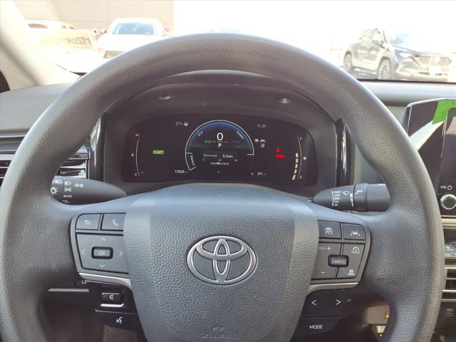 2025 Toyota Camry SE Image 27 of 31