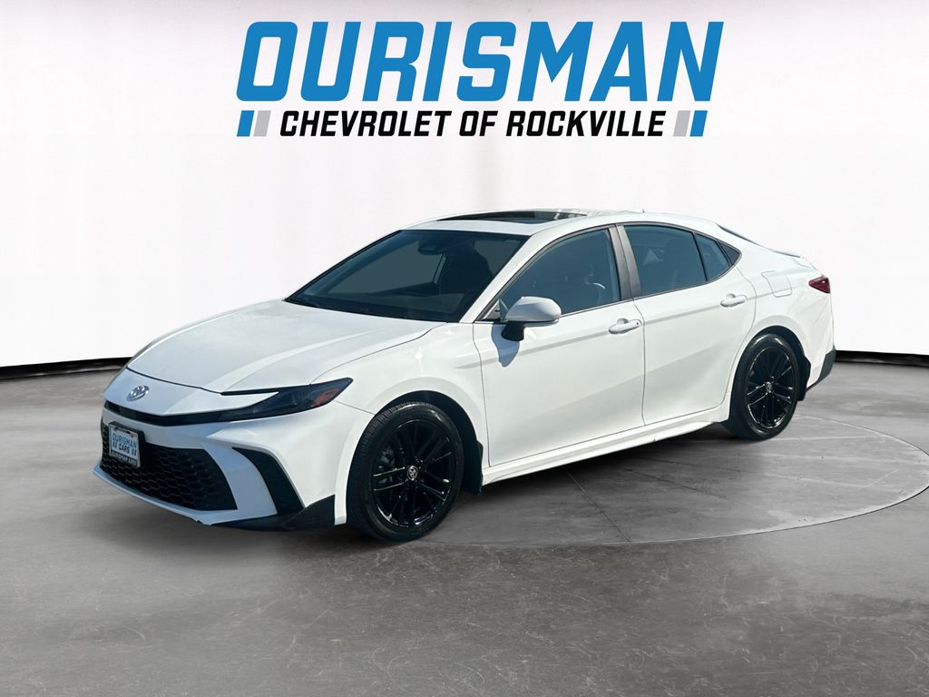 2025 Toyota Camry SE Image 1 of 30