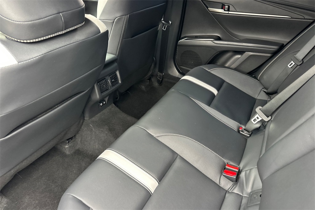 2025 Toyota Camry SE Image 13 of 29