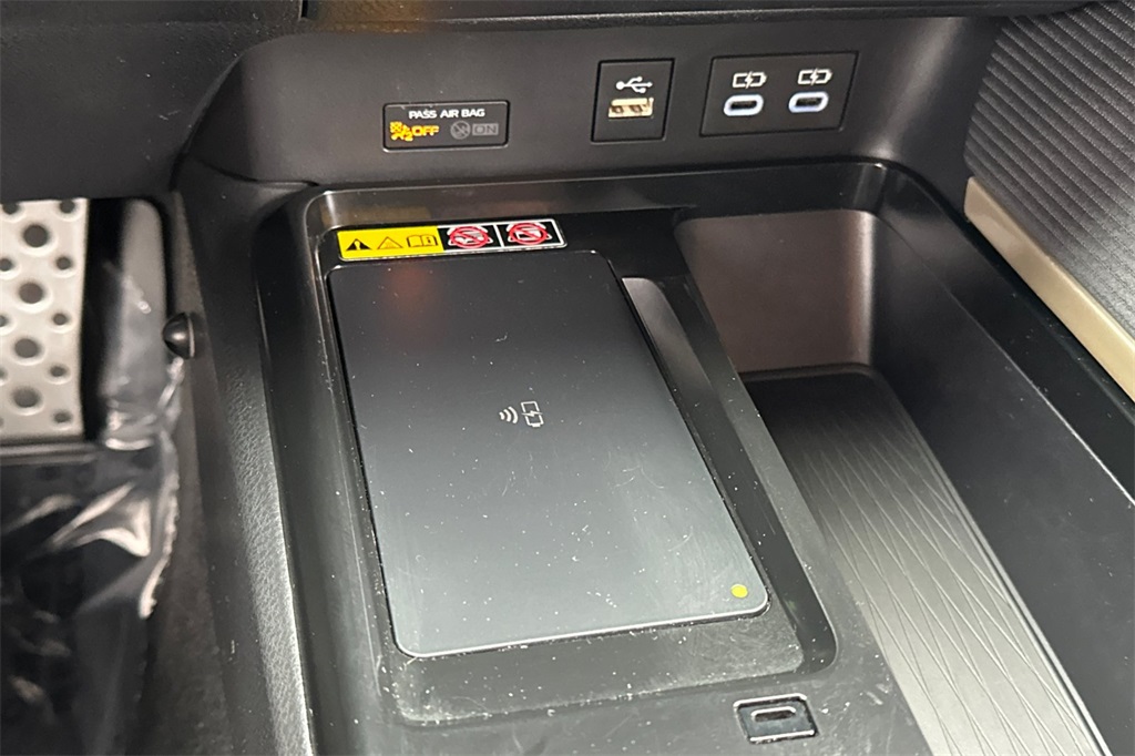 2025 Toyota Camry SE Image 11 of 29