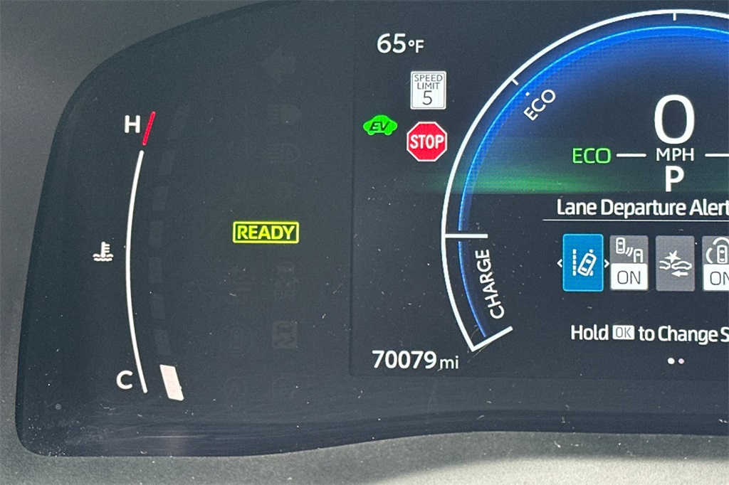 2025 Toyota Camry SE Image 19 of 29