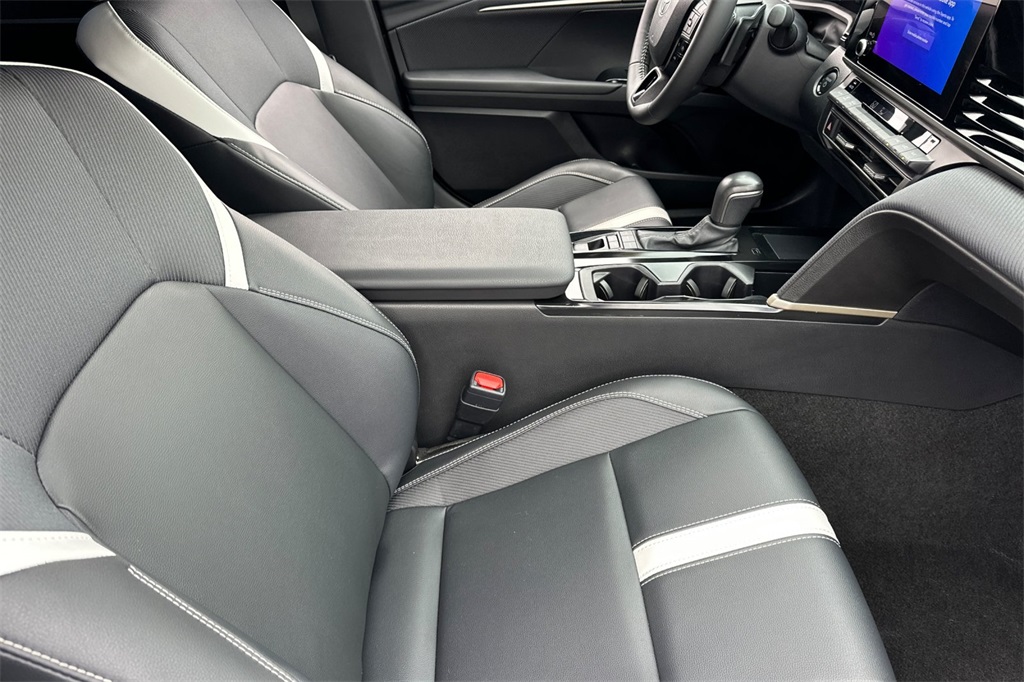 2025 Toyota Camry SE Image 28 of 29