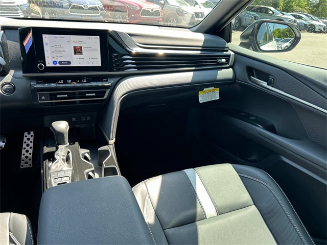 Vehicle image 27 of 28