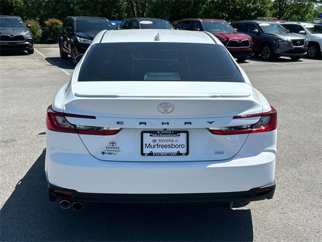 Vehicle image 7 of 28