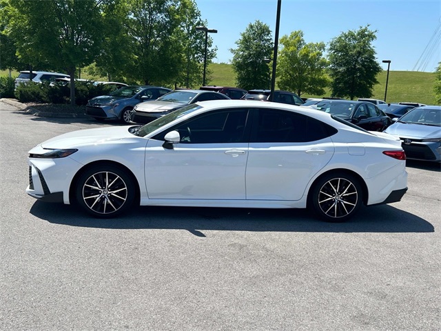 Vehicle image 9 of 28