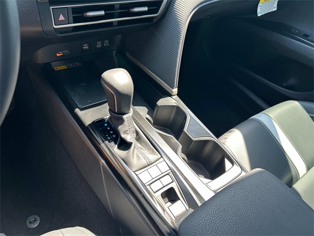 Vehicle image 20 of 28