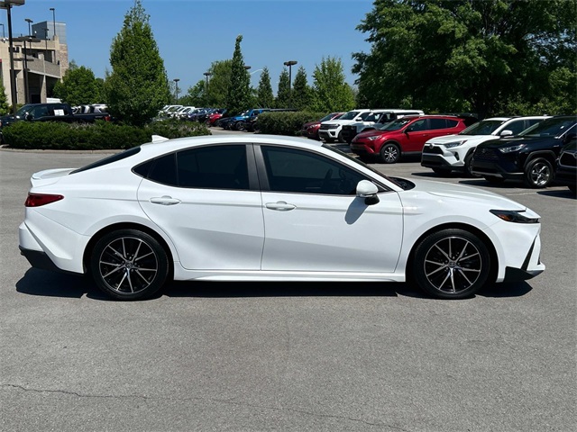Vehicle image 5 of 28