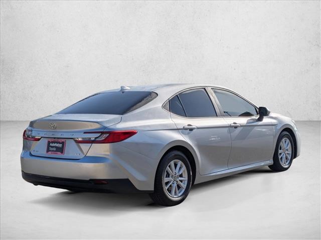 2025 Toyota Camry LE Image 5 of 23