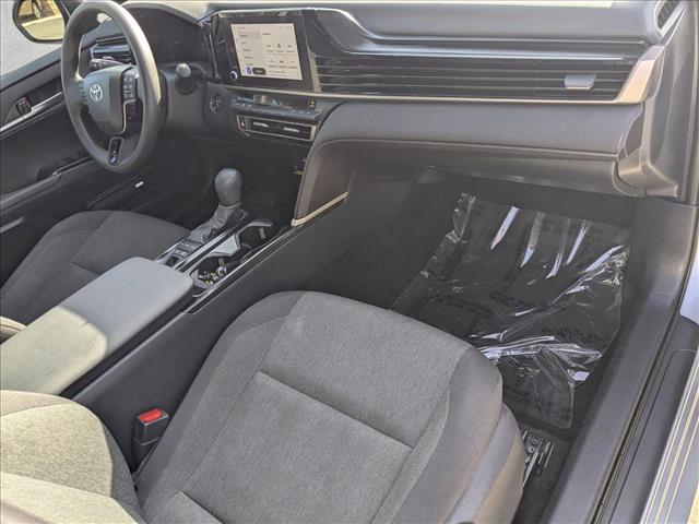 2025 Toyota Camry LE Image 17 of 23