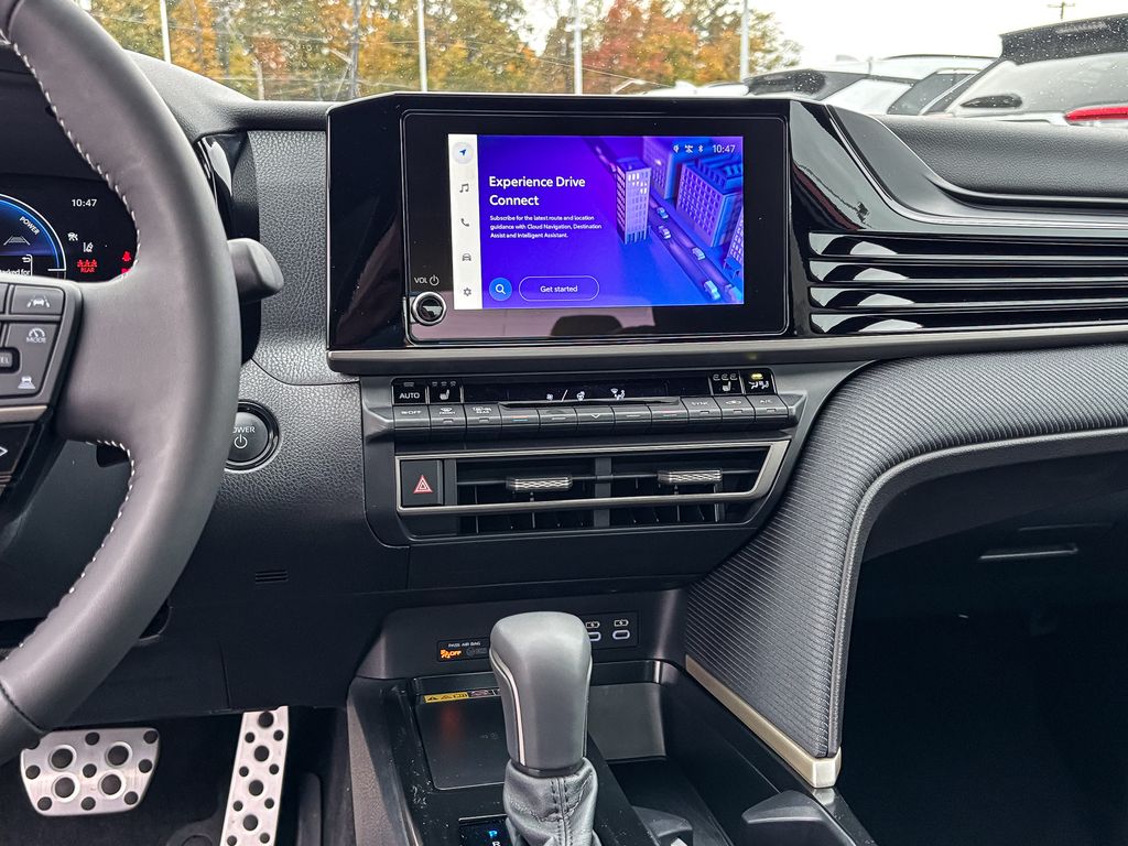 2025 Toyota Camry SE Image 18 of 30