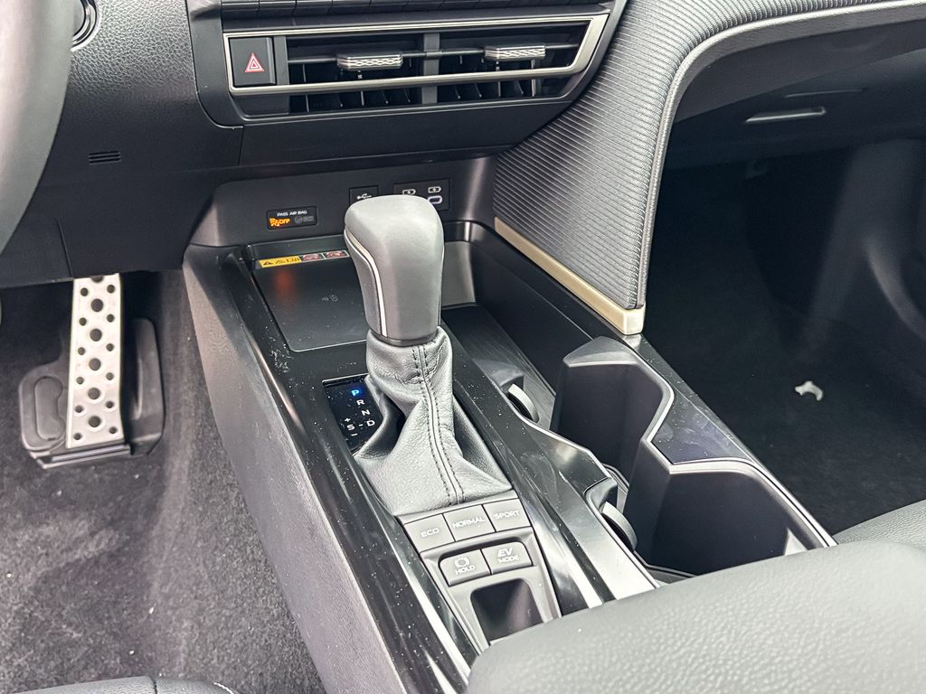 2025 Toyota Camry SE Image 21 of 30
