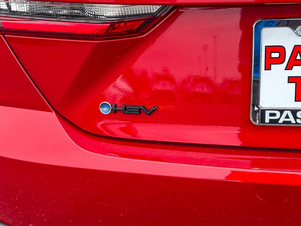 2025 Toyota Camry SE Image 27 of 30