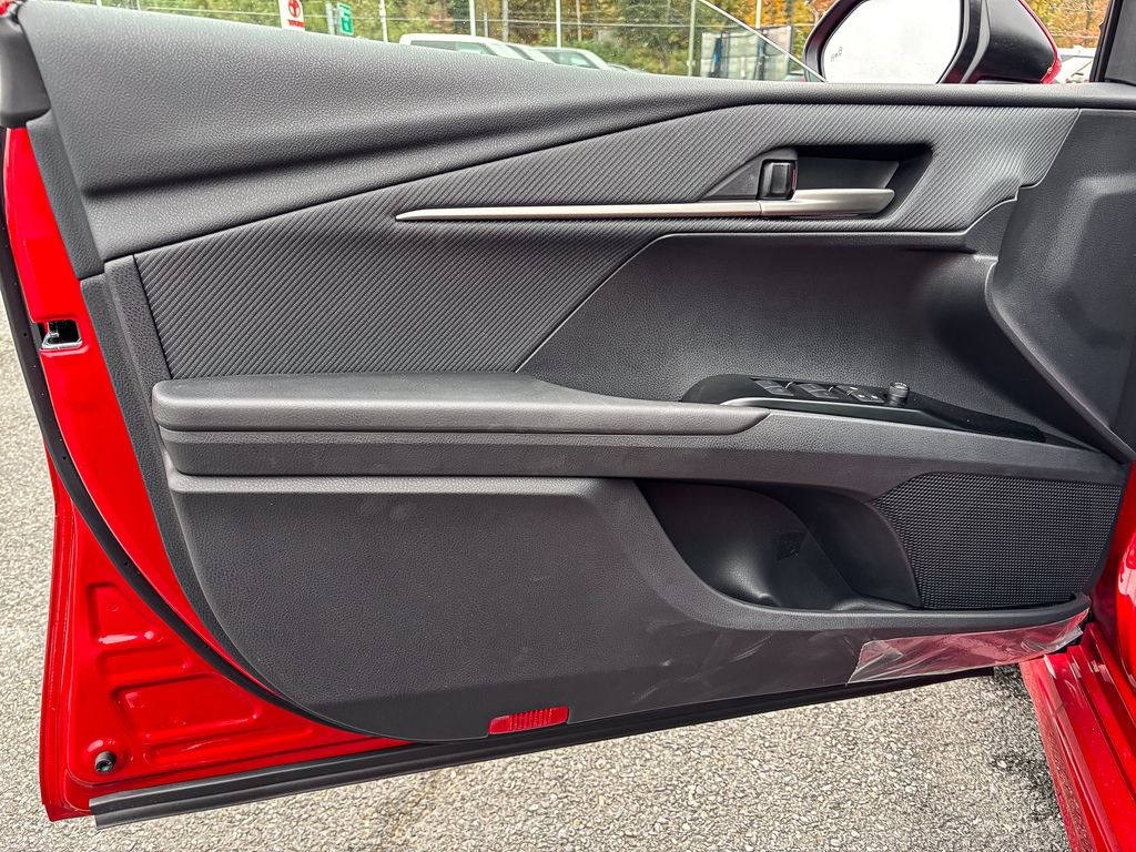 2025 Toyota Camry SE Image 23 of 30