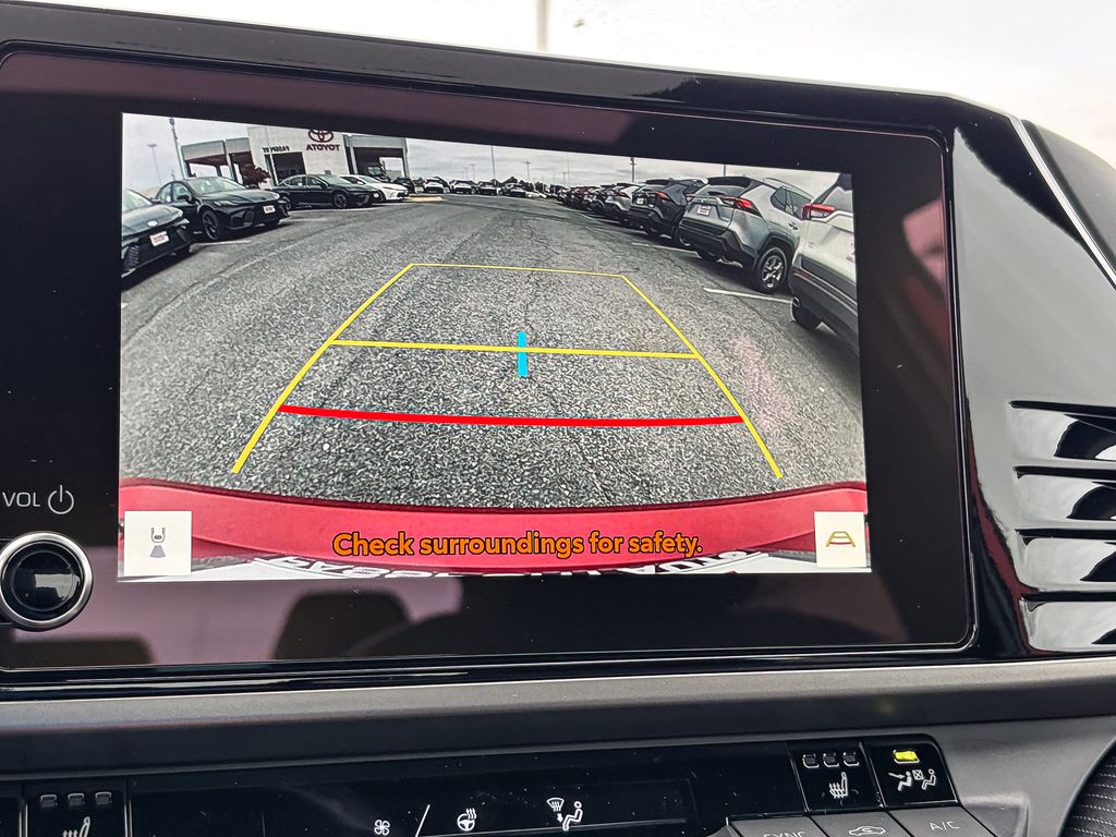 2025 Toyota Camry SE Image 19 of 30