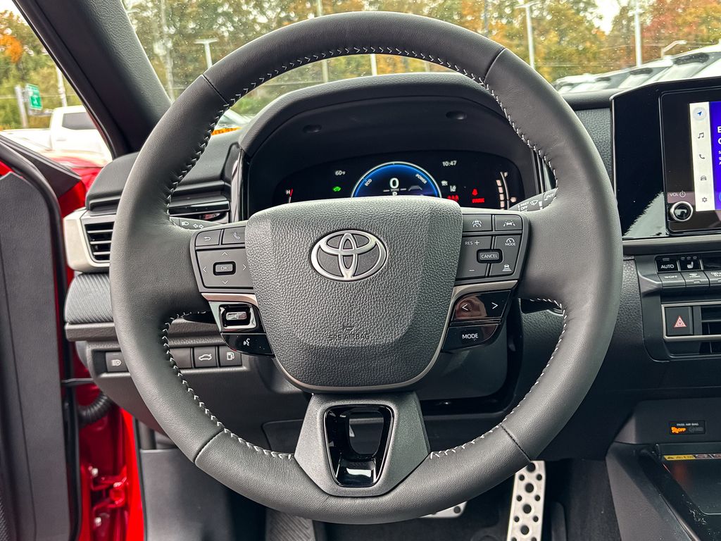 2025 Toyota Camry SE Image 14 of 30