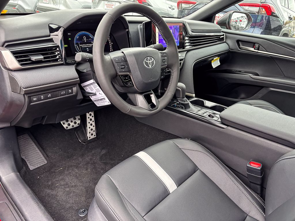 2025 Toyota Camry SE Image 11 of 30