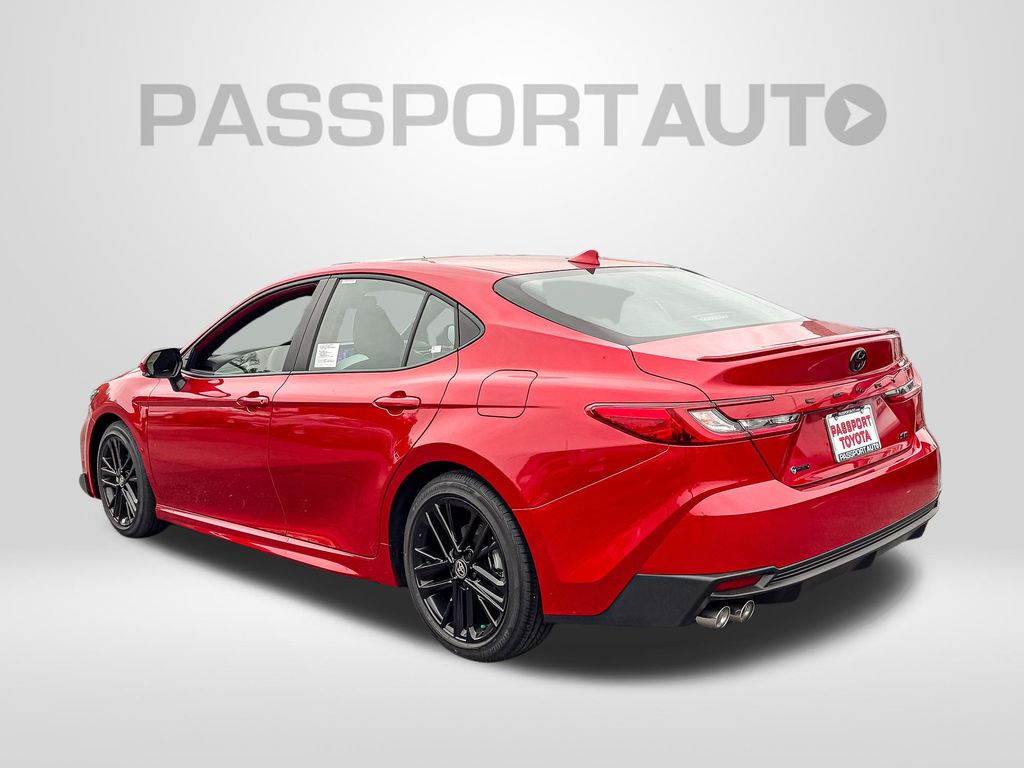 2025 Toyota Camry SE Image 3 of 30