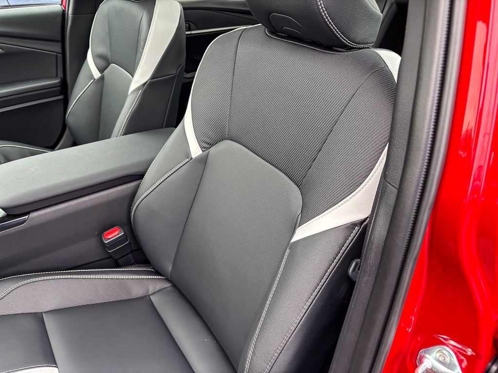 2025 Toyota Camry SE Image 8 of 30