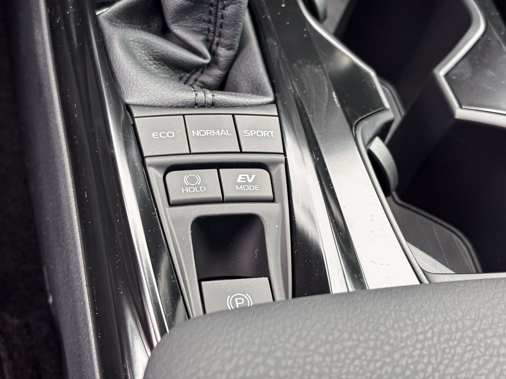 2025 Toyota Camry SE Image 22 of 30