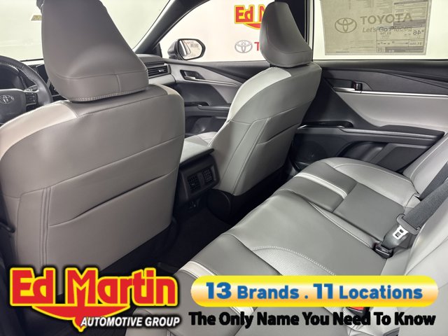 Vehicle image 132 of 199