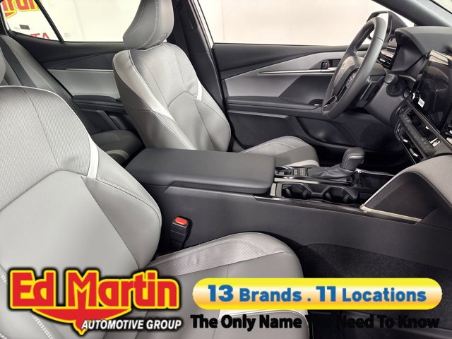Vehicle image 128 of 199