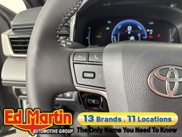 Vehicle image 140 of 199
