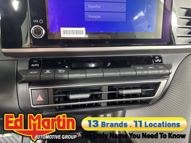 Vehicle image 145 of 199