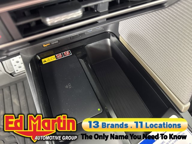 Vehicle image 147 of 199