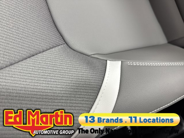 Vehicle image 130 of 199