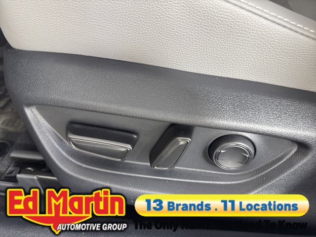 Vehicle image 135 of 199