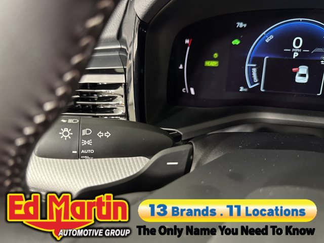 Vehicle image 142 of 199