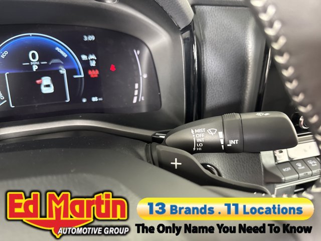Vehicle image 141 of 199