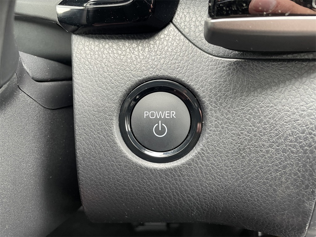 Vehicle image 28 of 36