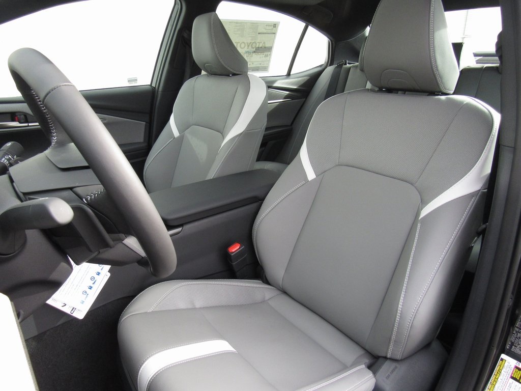 Vehicle image 13 of 36