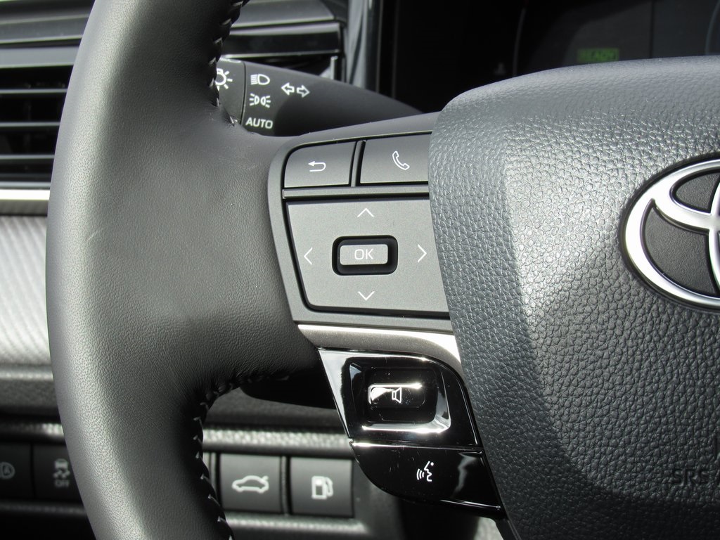 Vehicle image 25 of 36